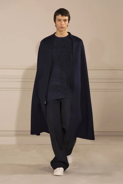 Look 12